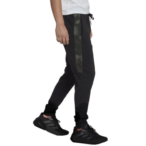 Spodnie adidas Essentials Camo Print Fleece Pant M HL6929 Spodnie adidas Essentials Camo Print Fleece Pant M HL6929