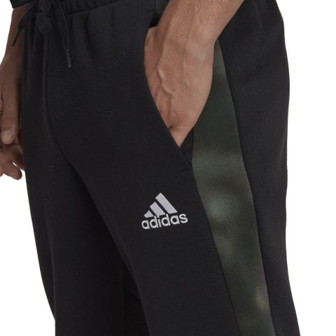 Spodnie adidas Essentials Camo Print Fleece Pant M HL6929 Spodnie adidas Essentials Camo Print Fleece Pant M HL6929