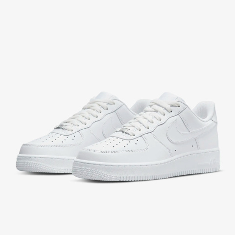 Buty NIKE Air Force 1 '07 - Białe - Triple White CW2288-111 Buty NIKE Air Force 1 '07 - Białe - Triple White CW2288-111