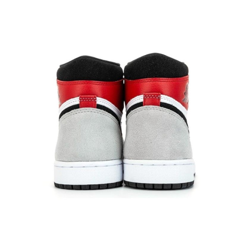 Buty sportowe Nike Air Jordan 1 Retro High OG “Light Smoke Grey” 555088-126 Buty sportowe Nike Air Jordan 1 Retro High OG “Light Smoke Grey” 555088-126