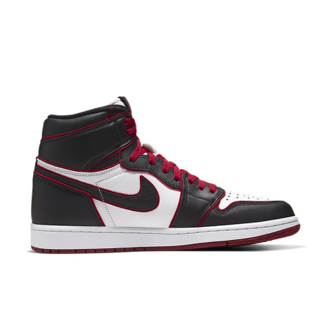 Buty sportowe Nike Air Jordan 1 Retro High OG “Bloodline” 555088-062 Buty sportowe Nike Air Jordan 1 Retro High OG “Bloodline” 555088-062