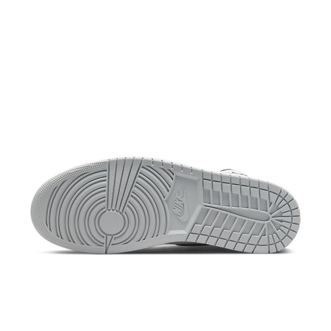 Buty sportowe Nike Air Jordan 1 Retro High OG “Stage Haze” 555088-108 Buty sportowe Nike Air Jordan 1 Retro High OG “Stage Haze” 555088-108