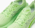 Buty sportowe Asics Novablast 4 – Illuminate Green/Lime Burst 1011B693-300