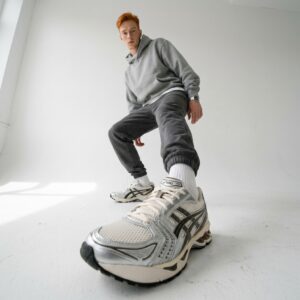 Buty ASICS Gel-Kayano 14 Cream Black Metallic Plum kremowe czarne 1201A019-108