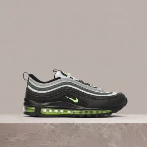 Air Max 97 Volt, męska sylwetka, czarno-żółty colorway, siatka plus syntetyk, Max Air, drop Nike DX4235-001