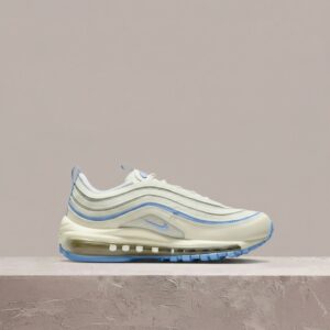 Nike Air Max 97 Athletic Department, damska sylwetka, kremowo niebieski colorway, tekstyl i syntetyk FN7492-133