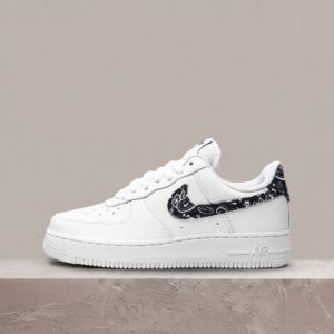 Nike Air Force 1 Low 07 Black Paisley drop, unisex, biało-czarna kolorystyka, Swoosh paisley, klasyk DH4406-101