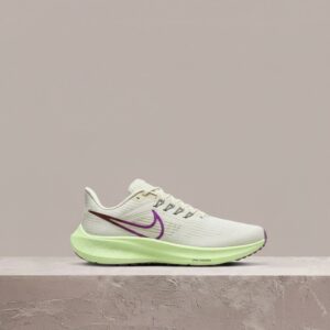Nike Air Zoom Pegasus 39 Light Orewood Brown, sylwetka biegowa, beż i zieleń, siatka plus syntetyk, unisex, DH4071-101