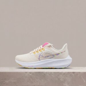 Nike Air Zoom Pegasus 39 Premium, sylwetka beż multicolor, sneakersy unisex, tekstyl i siatka DO9483-600
