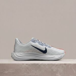 Nike Pegasus Plus, biało-pomarańczowa kolorówka, sylwetka biegowa, męskie sneakersy, drop FQ7262-006