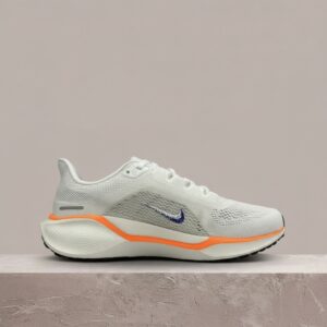 Pegasus 41 FP od Nike, sylwetka biało pomarańczowa, sneakersy męskie, siatka i materiał tekstylny HF0013-900