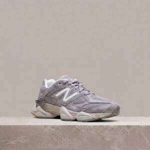 9060 Truffle Salt od New Balance, drop z serii 99X, mesh i zamsz, transparentna pięta, kolorystyka szary fiolet, unisex U9060870