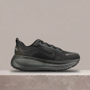 Nike Vomero 18 czarny, męska sylwetka biegowa, ZoomX plus ReactX, drop 2025, siateczka, HM6803-005
