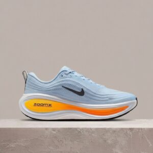 Vomero Plus od Nike, drop w błękicie i pomarańczu, ZoomX pod spodem, siatka na wierzchu, męski rozmiarowy must have HV8150-404