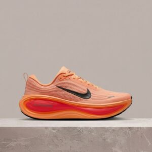 Nike Vomero Plus Orange Pulse, sylwetka unisex, pomarańcz, tekstyl plus syntetyk, sneakersy do kolekcji, HV8150-801