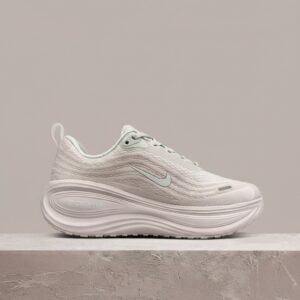 Nike Vomero Plus damskie, Silt Red Platinum Violet Chalk, niski profil, ZoomX, siatka, running, HV8154-605