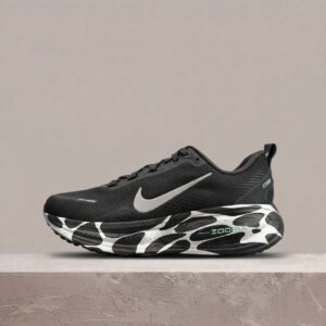Nike Vomero 18 Anthracite Reflect Silver, drop 2025, srebrny Swoosh, ażurowa podeszwa, sneakersy męskie, IM6010-060