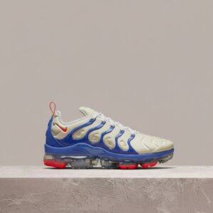 Air Vapormax Plus Coconut Milk Hyper Royal, Nike, męskie sneakersy, sylwetka TN, floating cage, drop 2021, VaporMax Air, DM8317-100