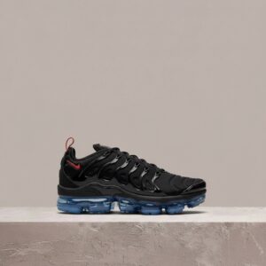 Nike Air VaporMax Plus Black Red Blue, drop 2022, czarno niebieska kolorystyka, kultowa sylwetka Air Max Plus DQ7626-001