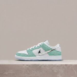 Nike SB Dunk Low Pro QS April Skateboards, drop kolaboracyjny, turkusowo-biała kolorystyka, unisex FD2562-400