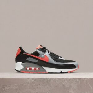 Air Max 90 Black Radiant Red Wolf Grey, sneakersy Nike unisex, czarna sylwetka, czerwone akcenty na Swooshu, poduszka Max Air w pięcie, CZ4222-001