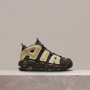 Nike Air More Uptempo 96 Baroque Brown, brązowa sylwetka z lat 90, duże AIR po bokach, drop unisex, zamsz FB8883-200