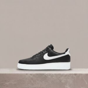 Air Force 1 07 czarny, klasyczna sylwetka Nike, skóra plus tekstyl, unisex, must have, CT2302-002