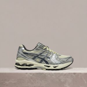 ASICS GEL-Kayano 14 Oyster White Steeple Grey, sylwetka unisex, czarno-srebrna, drop 1203A537-250