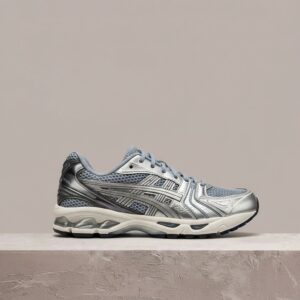 ASICS Gel-Kayano 14 Dolphin Grey Pure Silver, sylwetka unisex, kolorystyka szaro srebrna, sneakersy 1203A537-401