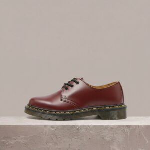 1461 Cherry Red Smooth, Dr. Martens, bordowa skóra, klasyczna sylwetka, unisex, drop na półbuty 11838600