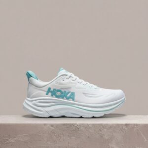 Hoka Clifton 10 White Cielo Blue, dekada Cliftona, biało błękitna sylwetka, dzianina, MetaRocker, drop 2025 1162031-WTCL
