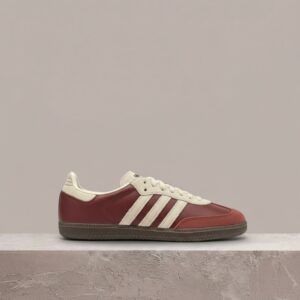 Adidas Samba OG, kolorystyka Preloved Ruby Cream White, unisex, zamsz, bordo kremowy drop, klasyczna sylwetka, JI3216