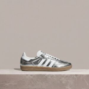 Adidas Samba OG, damski drop, srebrna metaliczna skóra, biały akcent, kultowa sylwetka, JR0035