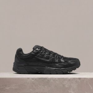 Nike P-6000 Premium Triple Black, sneakersy unisex, czarna kolorystyka, tekstyl i syntetyk, kultowa sylwetka, FQ8732-010