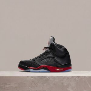 Air Jordan 5 Satin Bred, drop 2018, czarno-czerwona sylwetka, satyna, 3M, kolekcjonerskie Jordany męskie, 136027-006