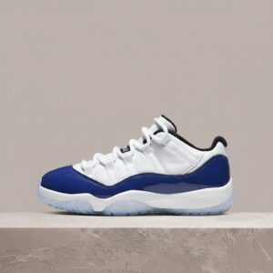 Air Jordan 11 Low Concord Blue, sylwetka low, drop 2020, biało-granatowe, unisex, kolekcjonerski klasyk, AH7860-100