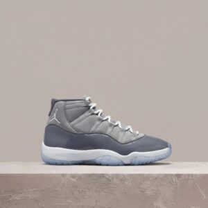 Jordan 11 Cool Grey, szaro-biała, grudniowy retro drop 2021, mudguard, carbon w podeszwie, CT8012-005