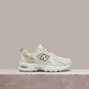 New Balance 530 Ivory White Beige, unisex, retro silhouette z lat 90, mesh plus syntetyk, gumowa podeszwa, MR530SH