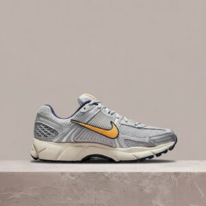 Nike Zoom Vomero 5 Ms Pure Platinum Laser Orange, retro running, szary silver, drop FJ4151-001