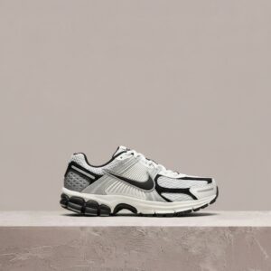 Nike Zoom Vomero 5 Photon Dust Black, unisex, biało szara kolorystyka, retro running, Zoom Air HQ1182-001