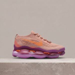 Nike Air Max Scorpion Flyknit damskie, kolorystyka beż fiolet, sylwetka Scorpion, tekstyl syntetyk, DJ4702-601