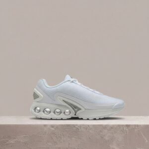 Air Max Dn White Metallic Silver od Nike, unisex, srebrne akcenty, Dynamic Air, prosta sylwetka lifestyle, DV3337-101
