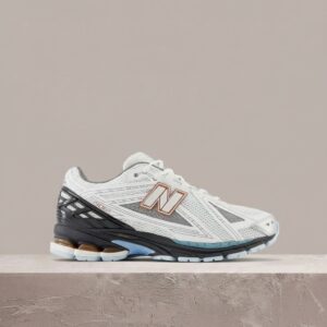 New Balance 1906R, White/Castlerock drop, retro running sylwetka, siatka plus syntetyk, unisex M1906RBO