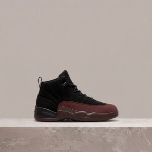 Air Jordan 12 Retro A Ma Maniére Black, męska sylwetka, czarno-bordowy colorway, drop kolekcjonerski, DV6989-001