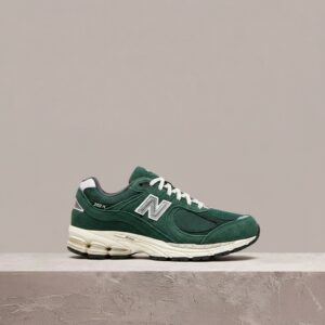 New Balance 2002R Nightwatch Green, zielona sylwetka unisex, zamsz plus mesh, retro running, Stability Web M2002RHB