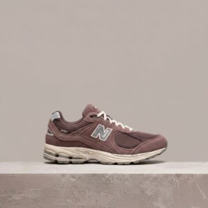 New Balance 2002R Black Fig, sneakersy unisex, Suede Pack, zamsz, siatka, retro running, M2002RHD