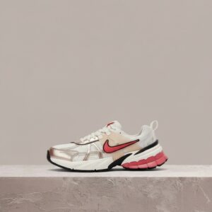 Nike V2K Run White Natural, róż i biel, unisex, retro sylwetka Vomero, siatka plus TPU, drop 2024, HJ7389-838