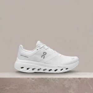 On Cloudsurfer Next White White, unisex, siatka plus syntetyk, Helion superfoam, CloudTec Phase, lekki drop 225g, 3WE30051200