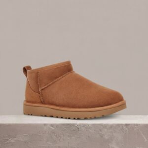 UGG Classic Ultra Mini Chestnut, brązowa kolorówka, unisex, niski but zimowy, wełna owcza, must have sezonu 1116109-CHE