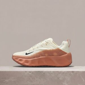 Nike Ava Rover, kolorystyka Fossil Black Cosmic Clay Canyon Rust, sylwetka lifestyle running, ReactX, unisex, DX4215-204
